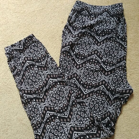 Garage Items, Cotton Shirt & Jogger , Size Small, Comfy clothes for your day off - Picture 7 of 7